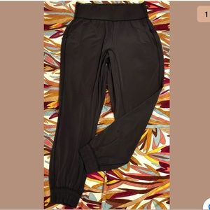 Lululemon SunSetter Pants Joggers Sz 8